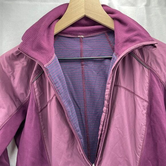 Lululemon Cant Stop Jacket Size 8 Womens Purple Full Zip Hyper Stripe Mock Neck - Picture 10 of 12